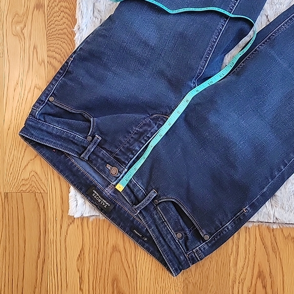 Talbots Straight Leg Jeans, Women's Size 6, Great Condition! - Picture 3 of 8